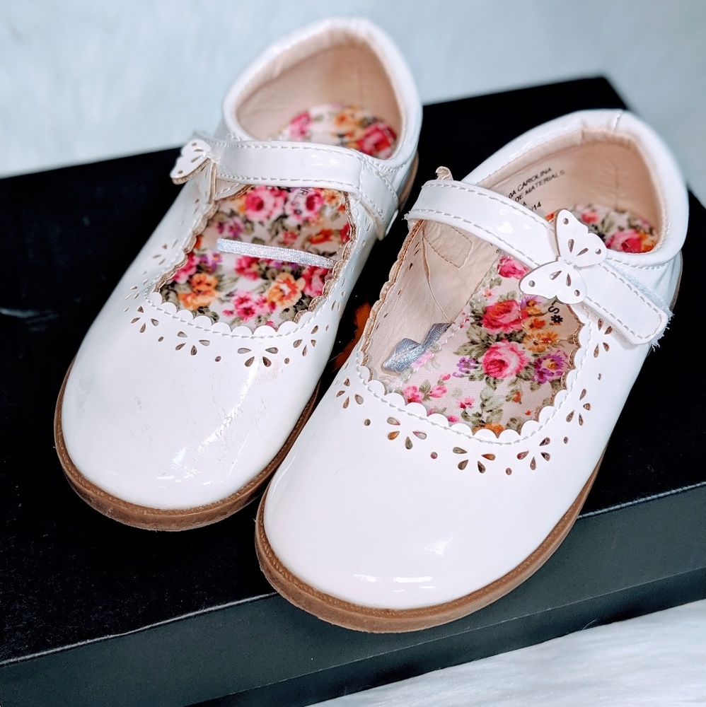 Dress shoes